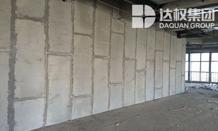 建筑結(jié)構(gòu)是新型墻體裂縫問(wèn)題出現(xiàn)的根本要素